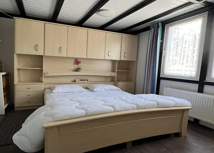 Comfortable For 4 People * Sint Maartensvlotbrug