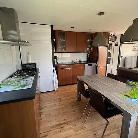 Comfortable For 4 People Hébergement de vacances *