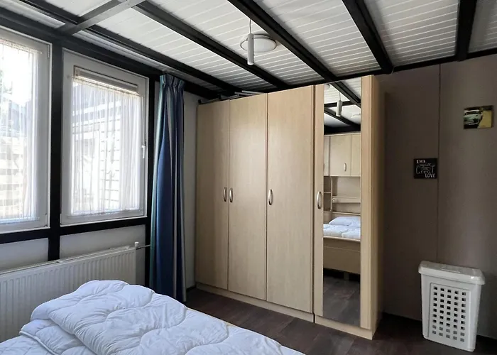 Comfortable For 4 People * Sint Maartensvlotbrug