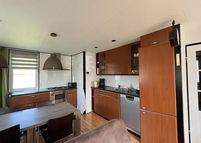 بيت للعطل Comfortable For 4 People Sint Maartensvlotbrug